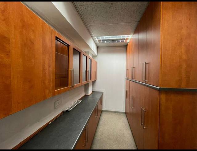 BUSINESS PROPERTY TO RENT IN MIDSTREAM ESTATE